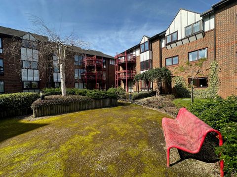 17 Caversham Wharf, Waterman Place, Reading RG1