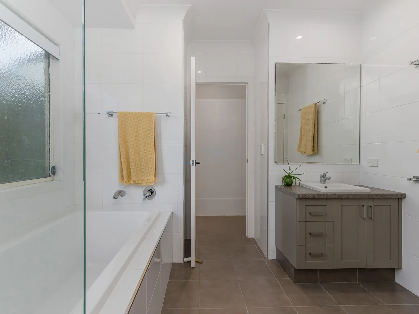 Additional image 17 of 19 Grove Creek Close, Reedy Creek QLD 4227