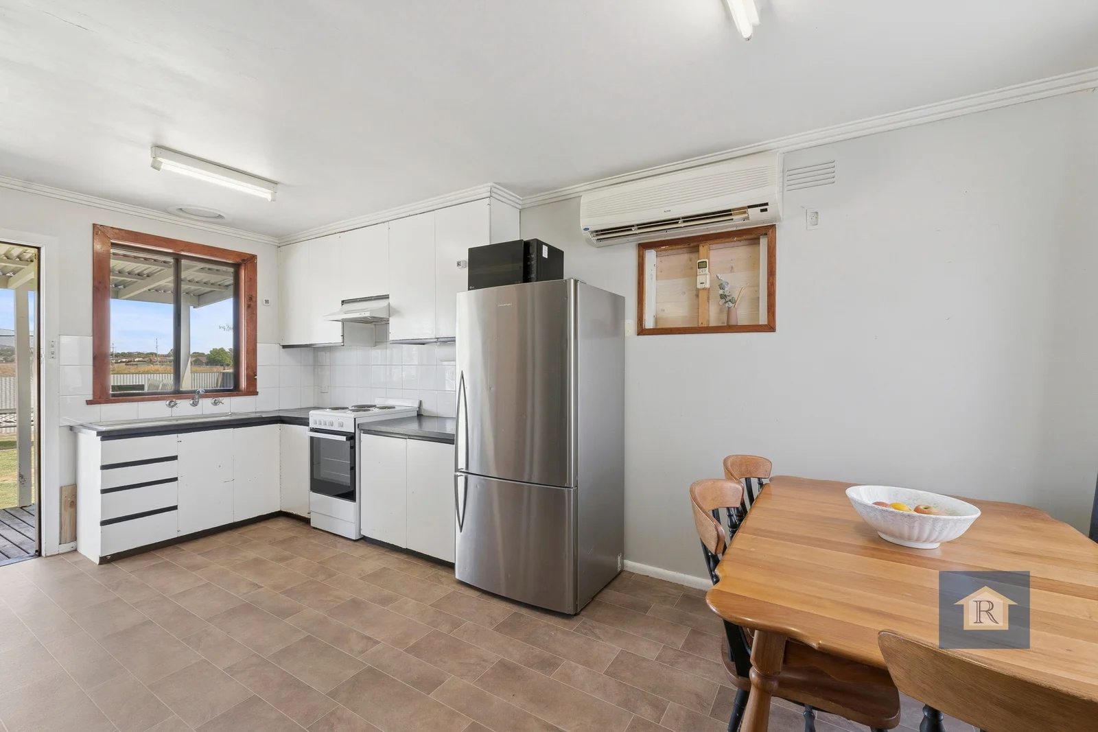 Additional image 2 of 8 John Crescent, Colac VIC 3250