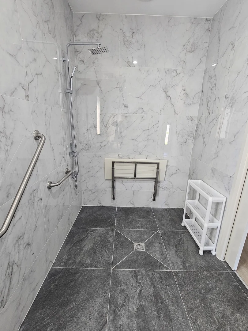 Additional image 14 of Lara VIC 3212