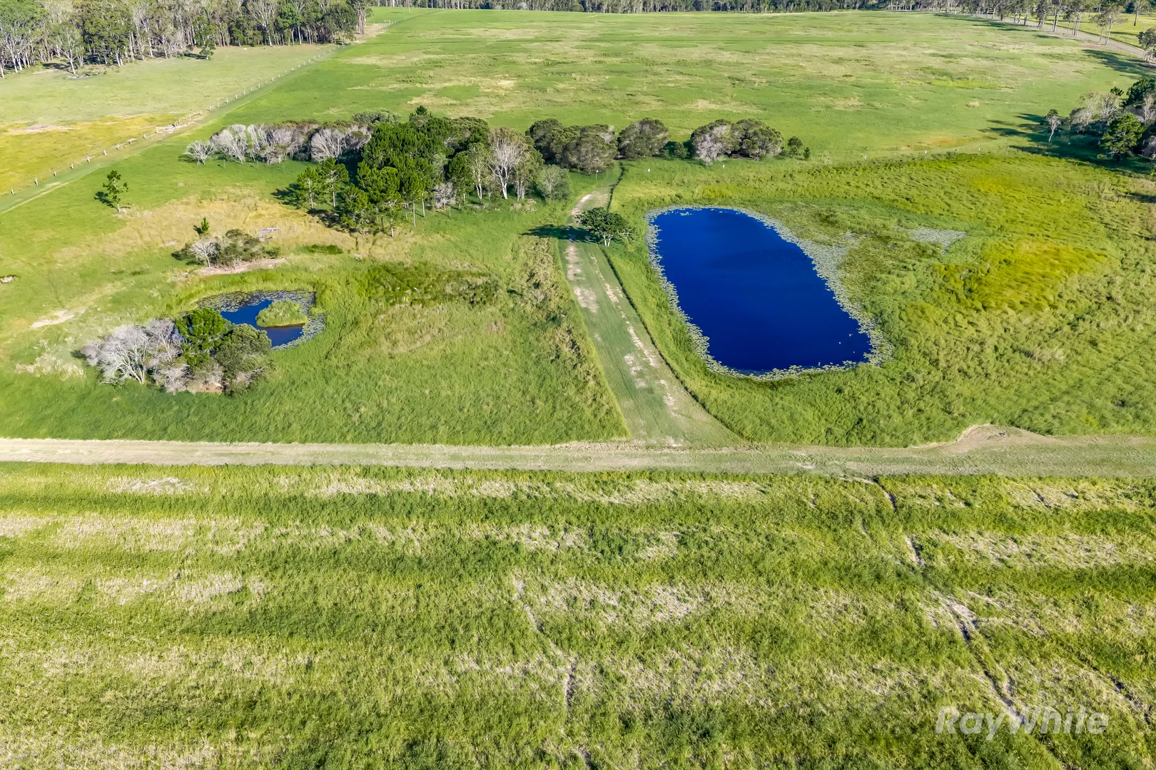 Additional image 28 of 9 Eden Street East, Walkers Point QLD 4650