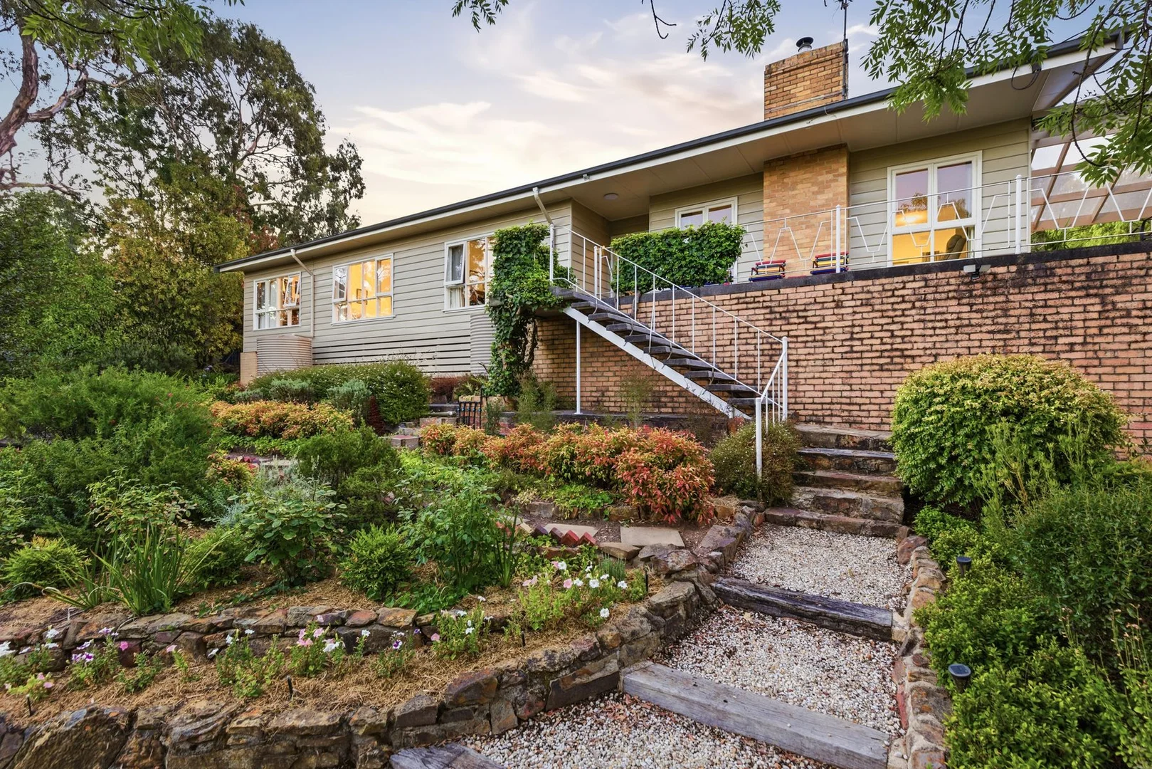 24 Milton Avenue, Spring Gully VIC 3550