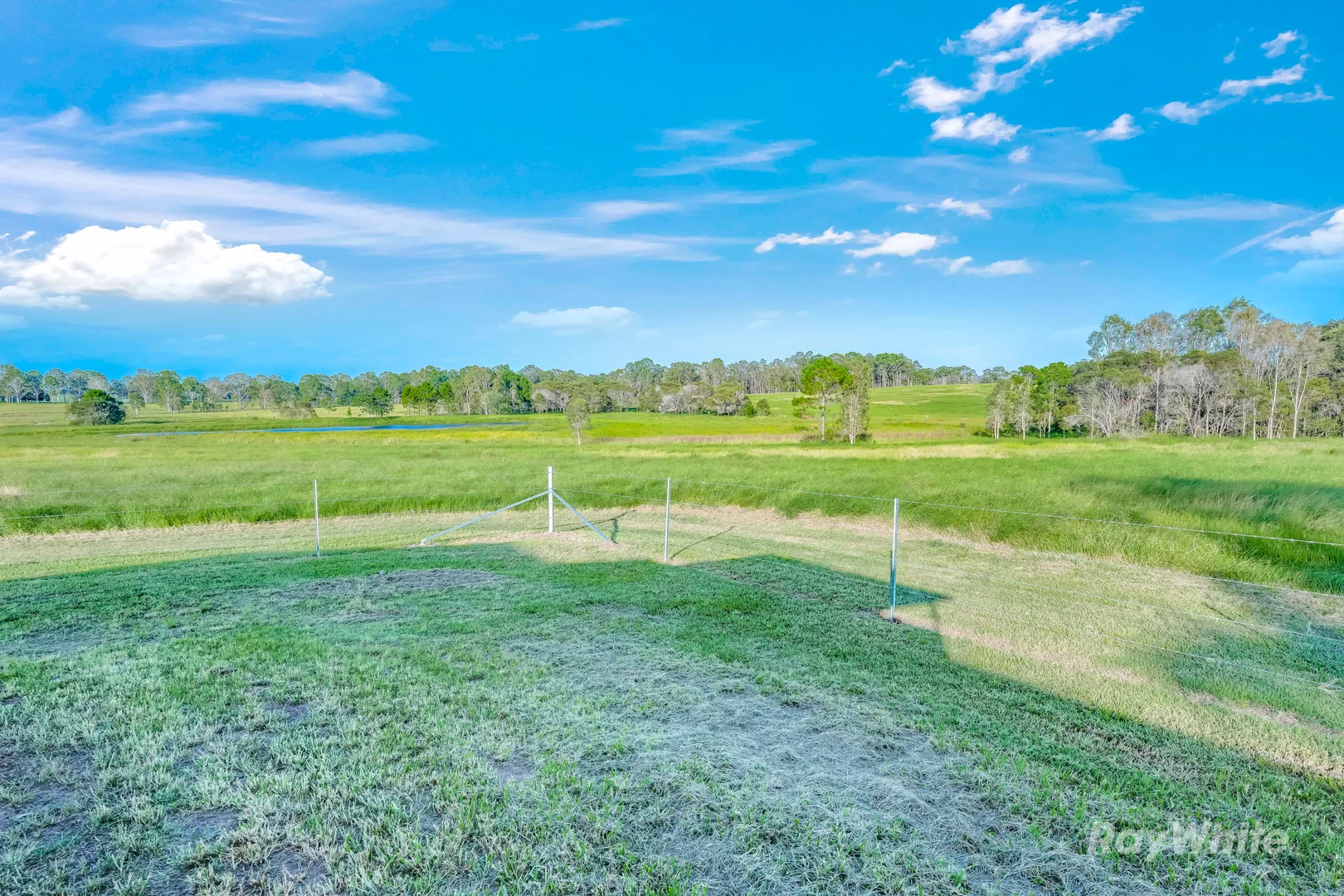 Additional image 34 of 9 Eden Street East, Walkers Point QLD 4650