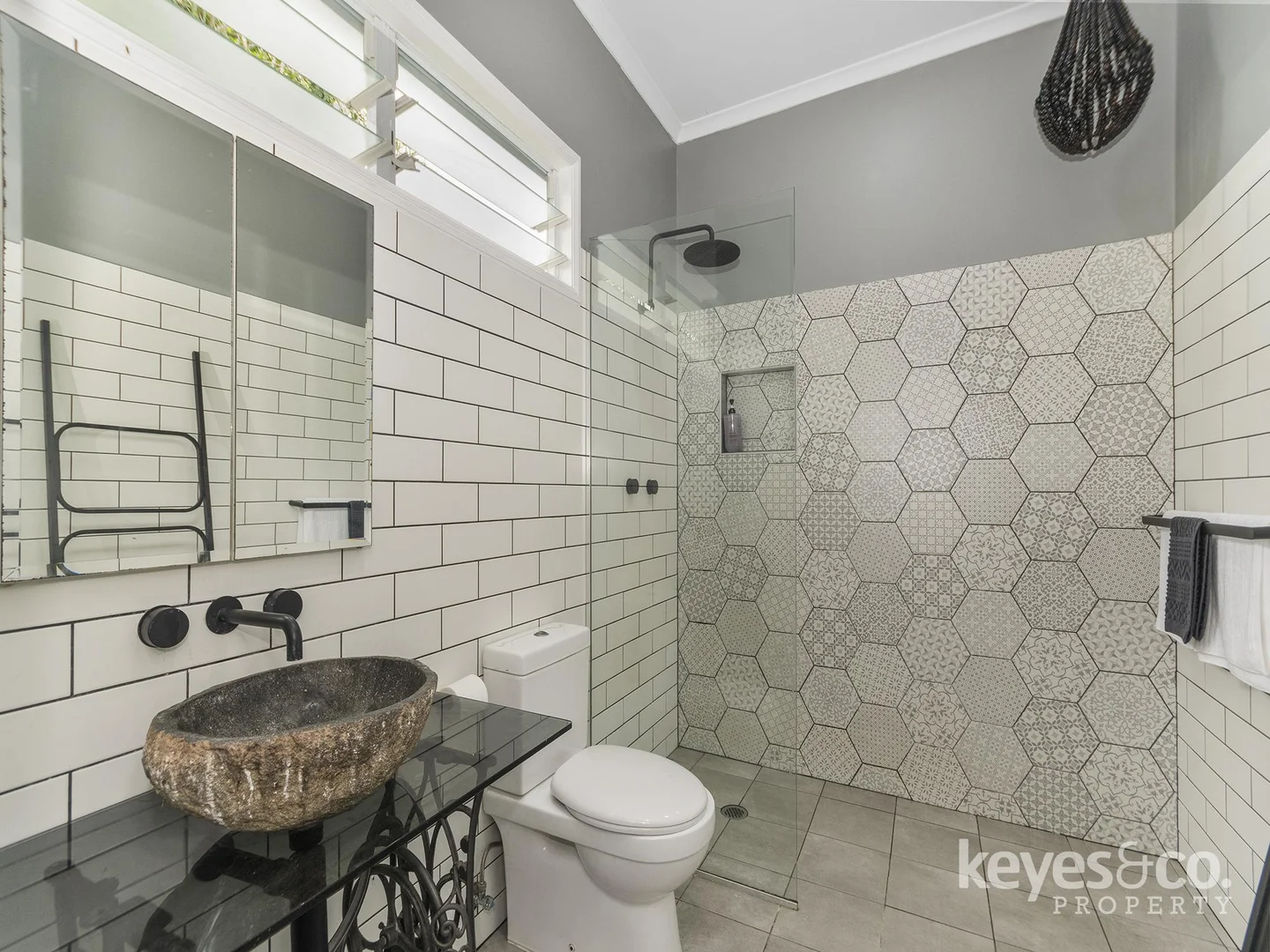 Additional image 16 of 2 The Avenue, Hermit Park QLD 4812