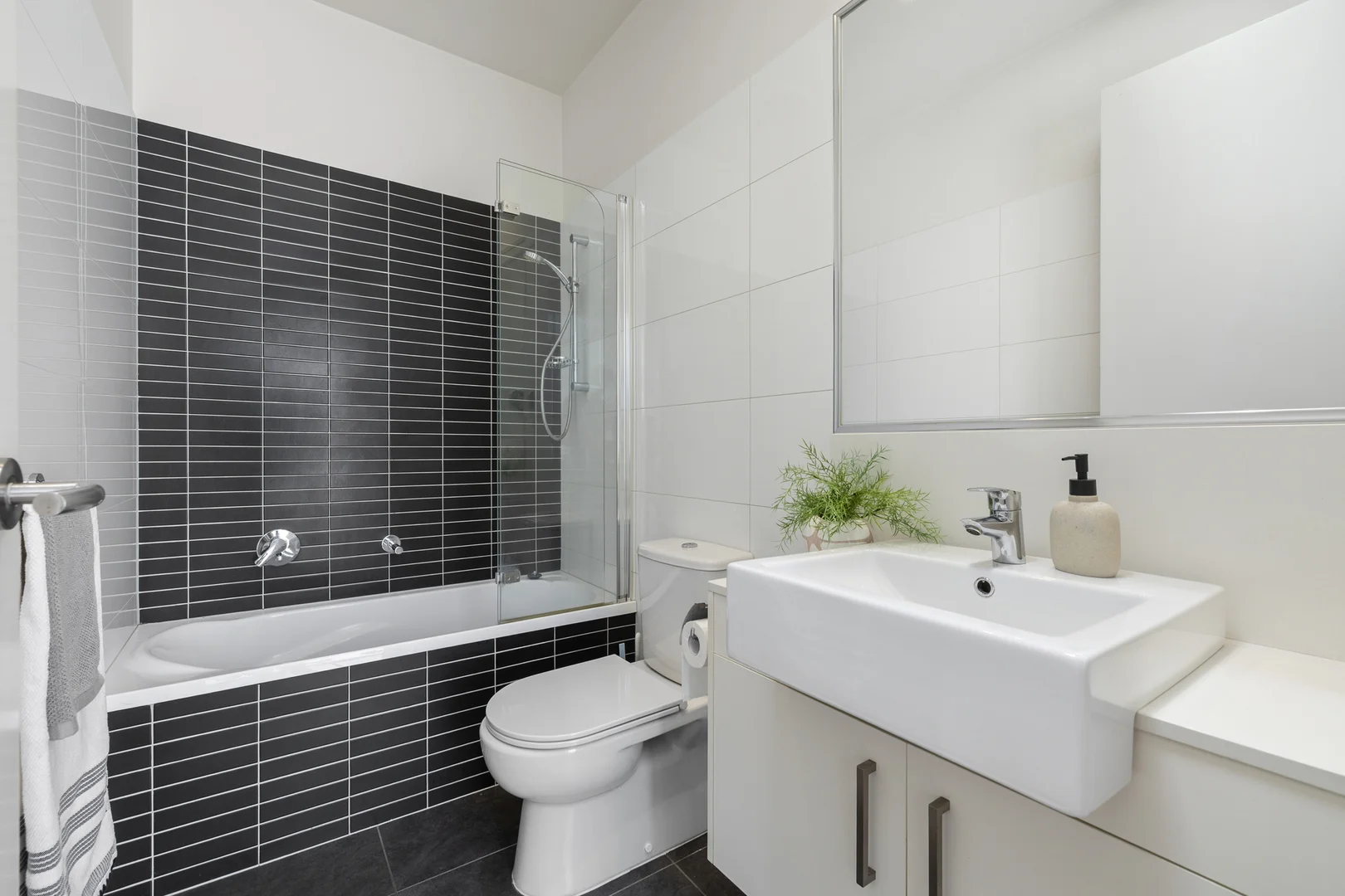 Additional image 11 of 6B Linden Avenue, Cheltenham VIC 3192