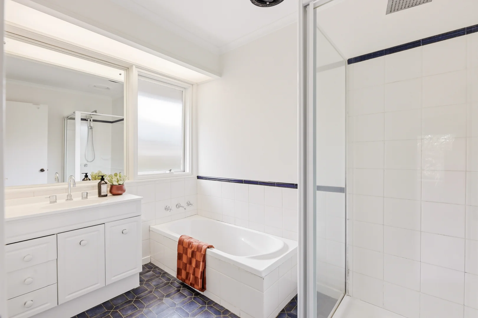 Additional image 10 of 18 Norfolk Circuit, Doncaster VIC 3108