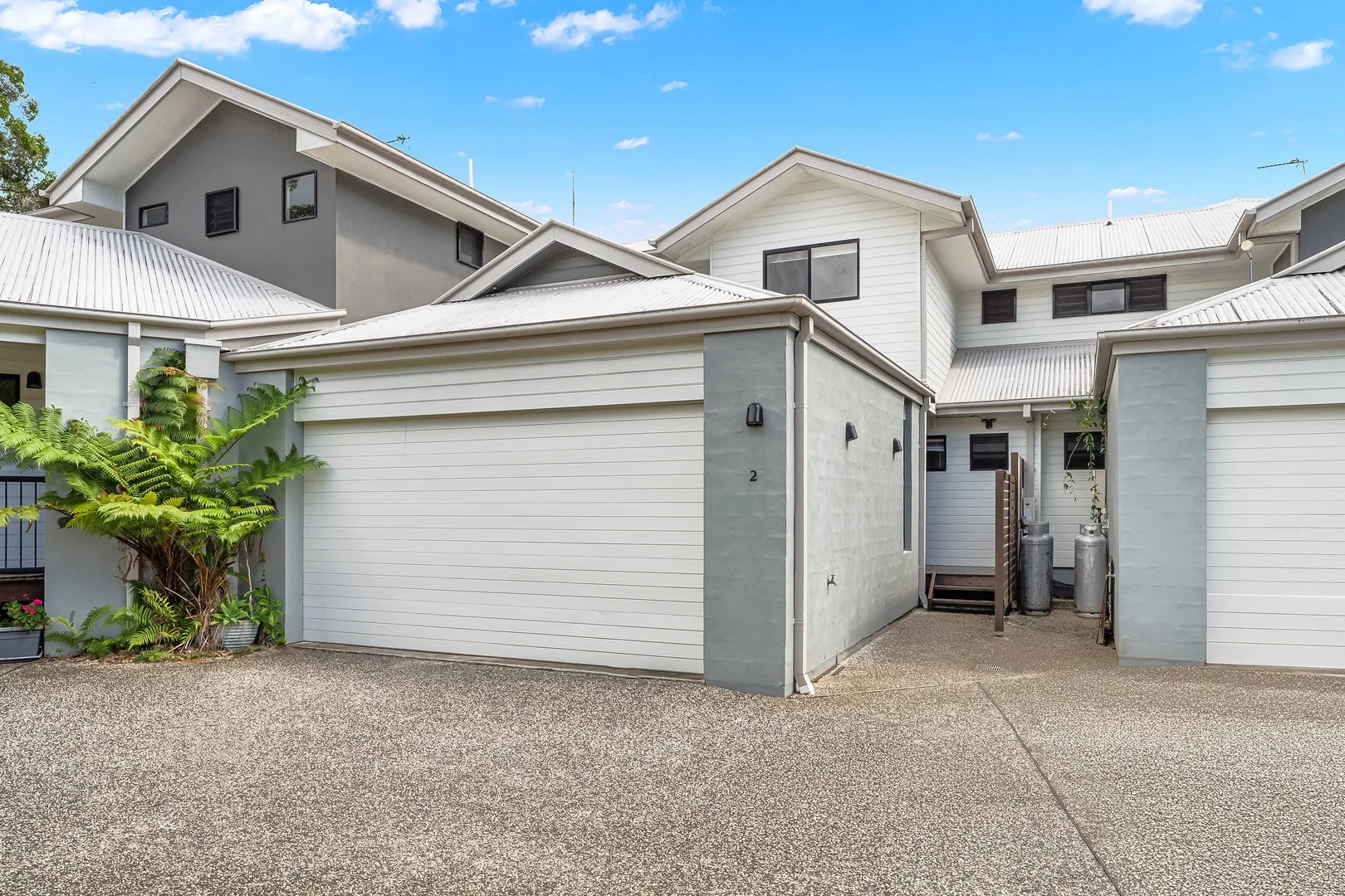 2/3 Bindaree Way, Ocean Shores NSW 2483
