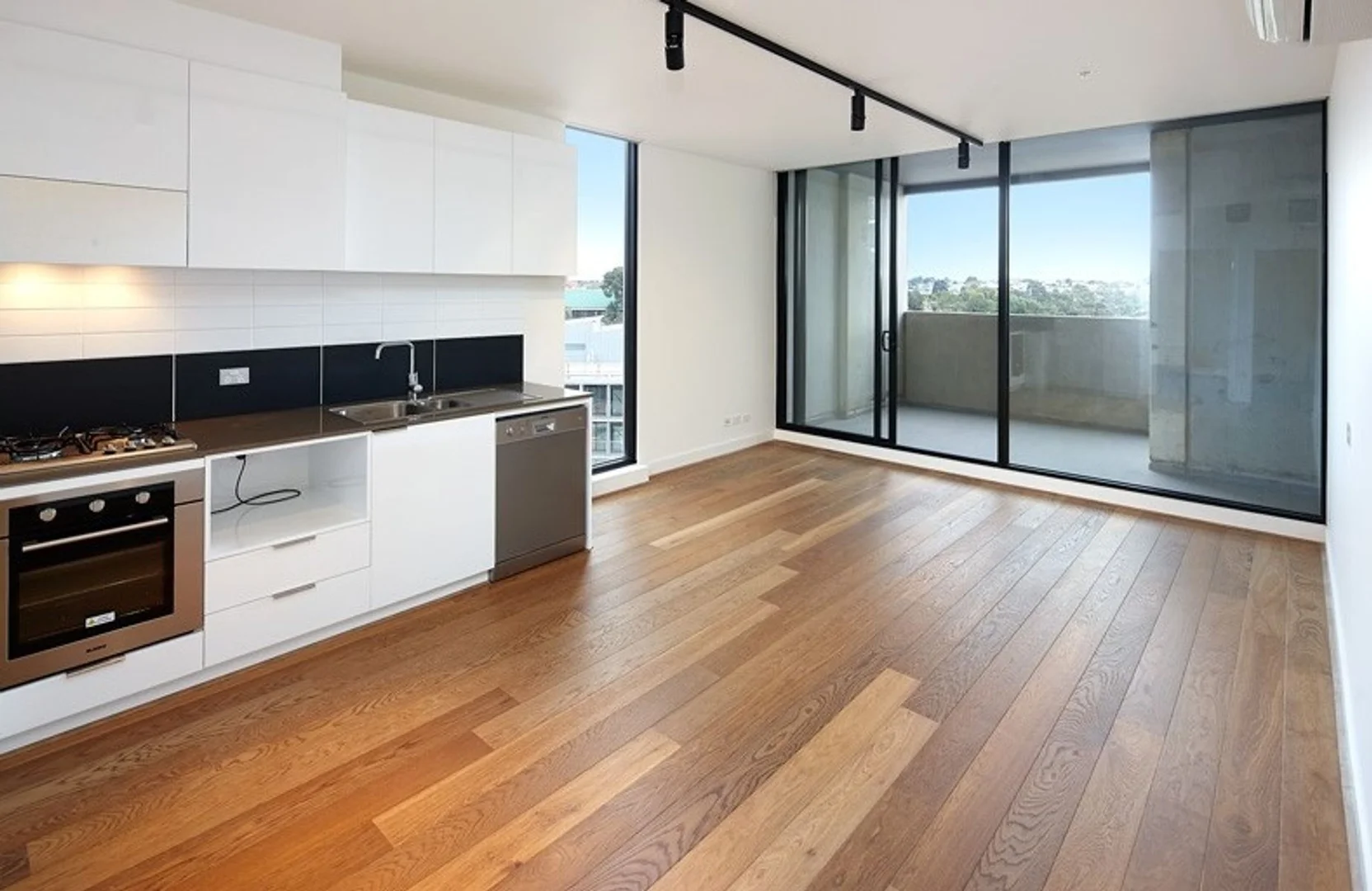 Additional image 3 of 602/10 Trenerry Crescent, Abbotsford VIC 3067