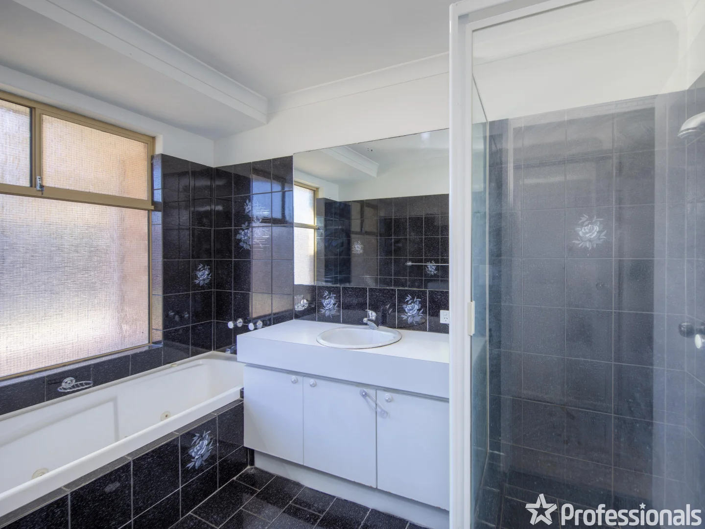 Additional image 16 of 52 Riverside Lane, Seville Grove WA 6112