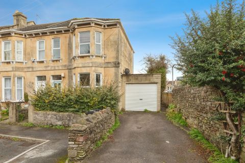 Shaftesbury Avenue, Bath BA1