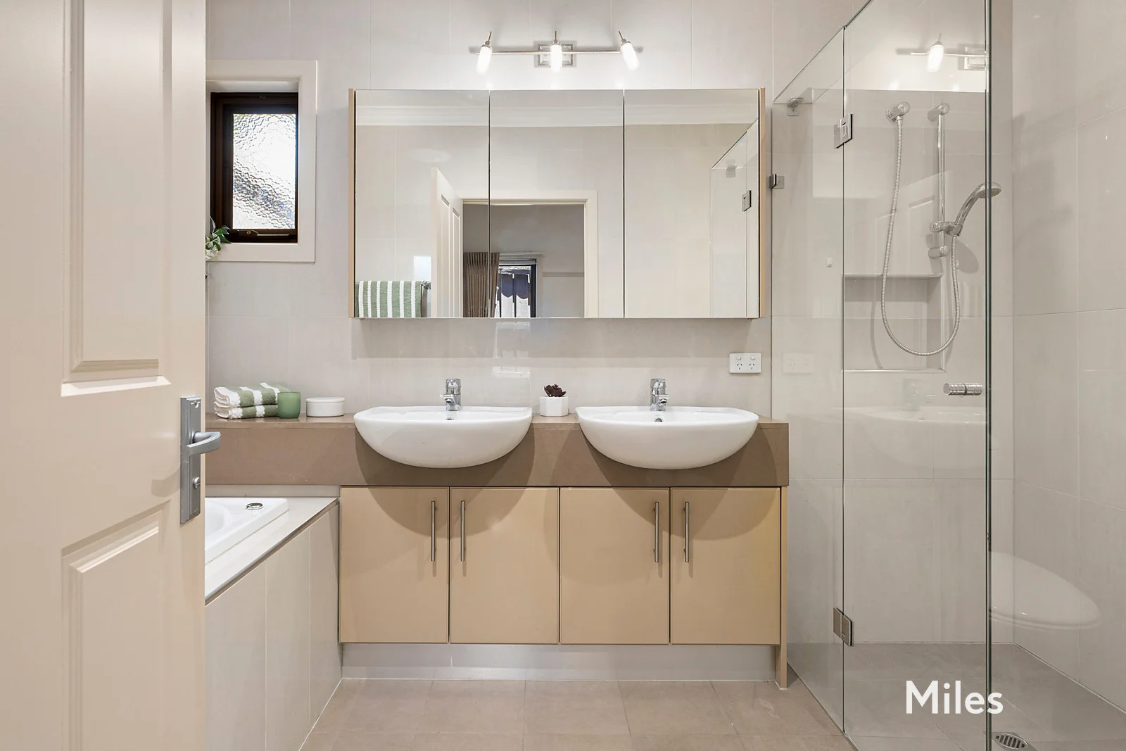 Additional image 9 of 2/17 Abbotsford Grove, Ivanhoe VIC 3079