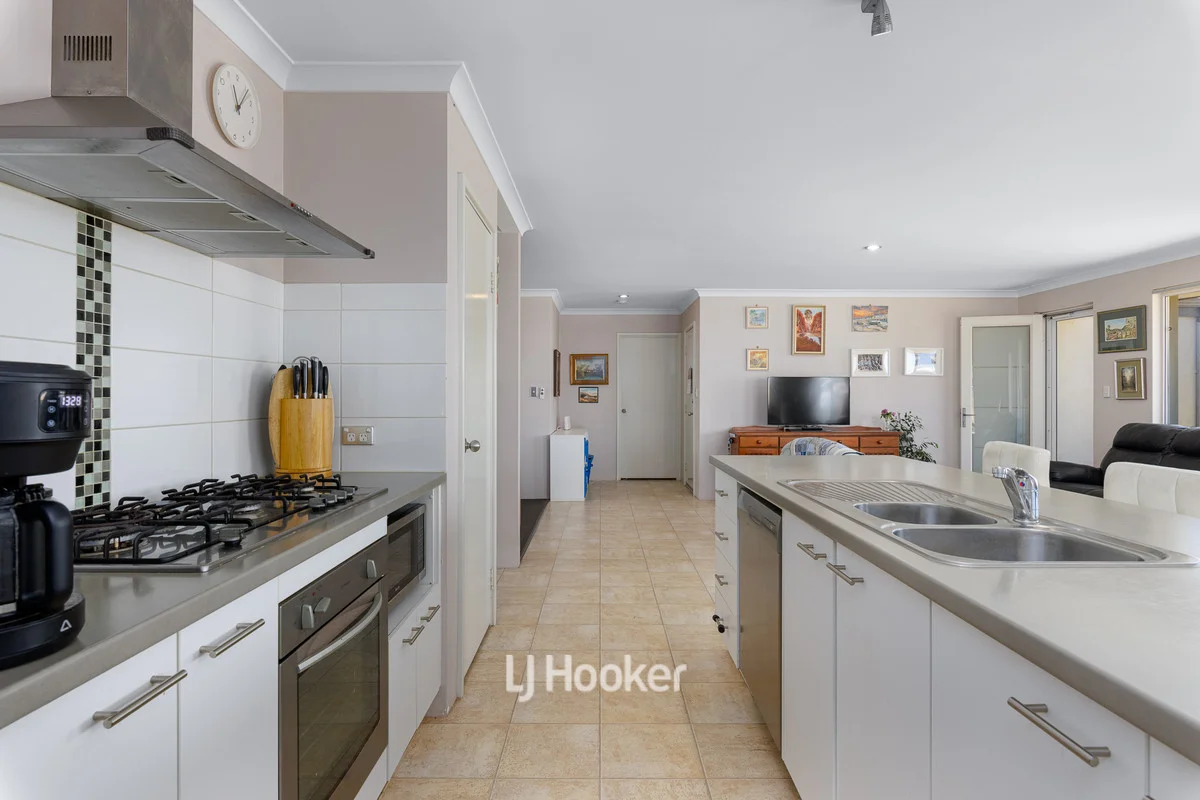 141 Braidwood Drive, Australind WA 6233