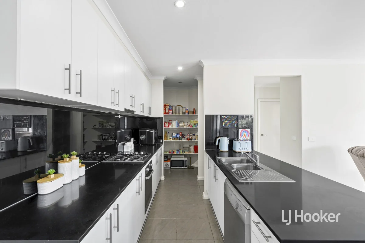 81 Terrene Terrace, Point Cook VIC 3030 photo 5