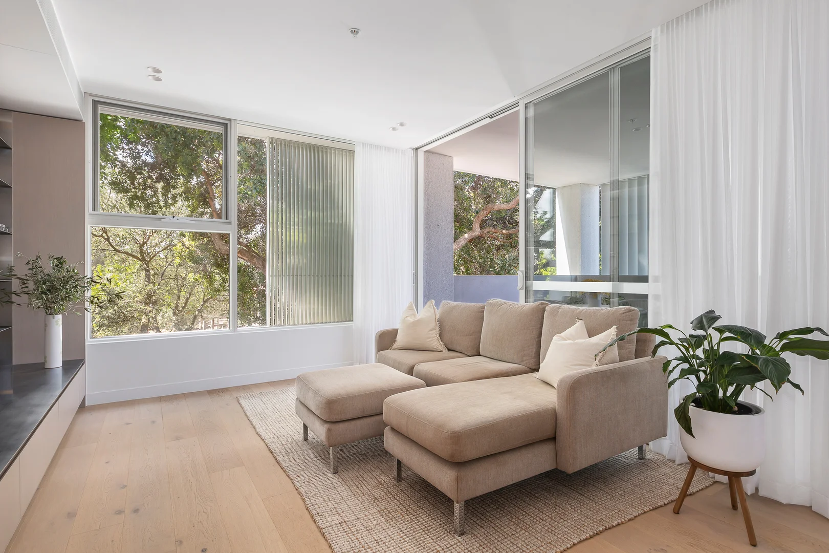 Additional image 3 of 104/10 Foam Street, Hampton VIC 3188