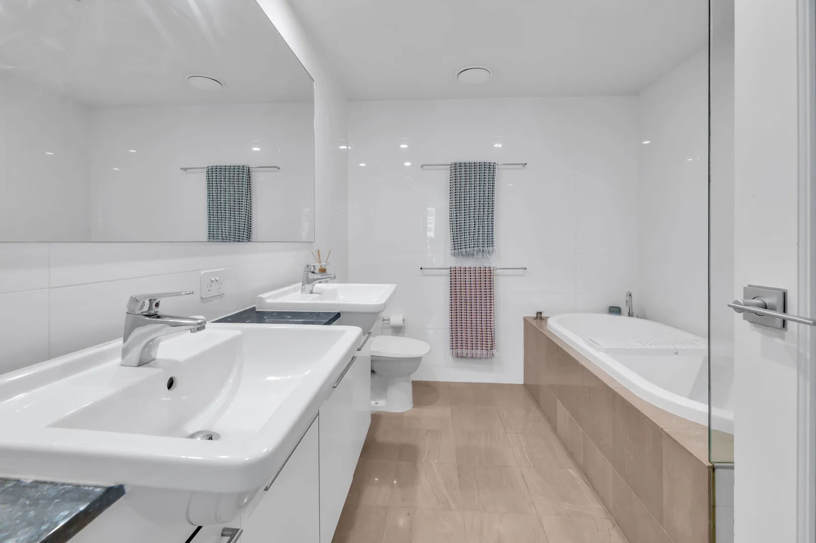 Additional image 6 of 2205/22 Surf Parade, Broadbeach QLD 4218