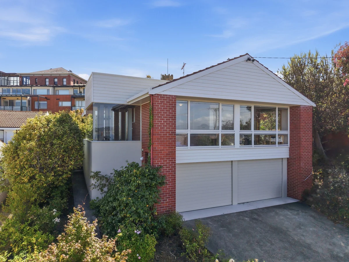 2 Chessington Court, Sandy Bay TAS 7005