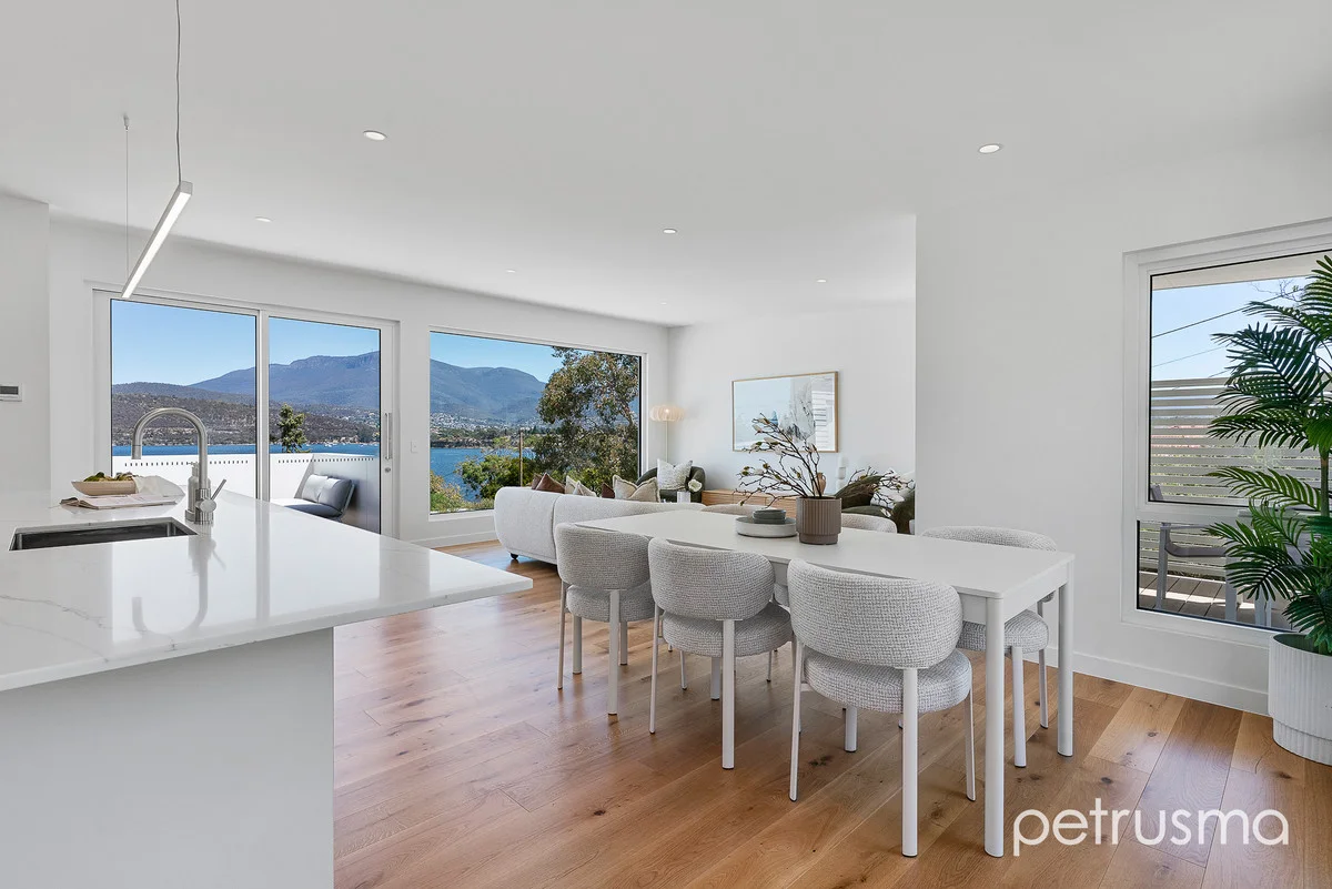 Additional image 5 of 1/107 Derwent Avenue, Lindisfarne TAS 7015