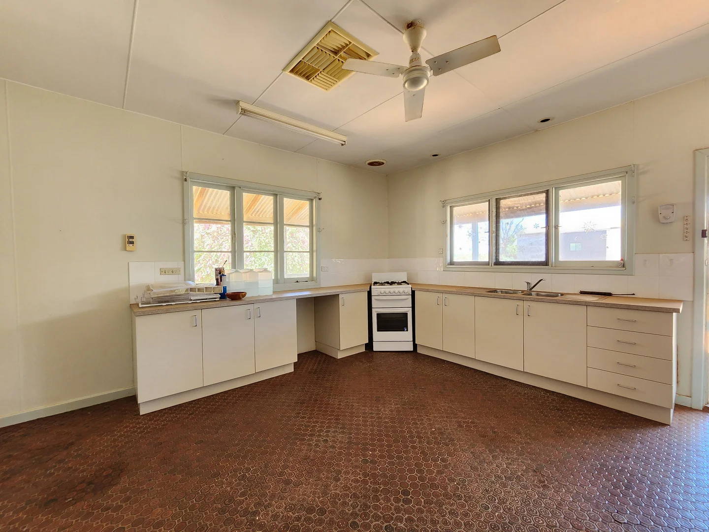 Additional image 11 of 178 South River Road, Carnarvon WA 6701