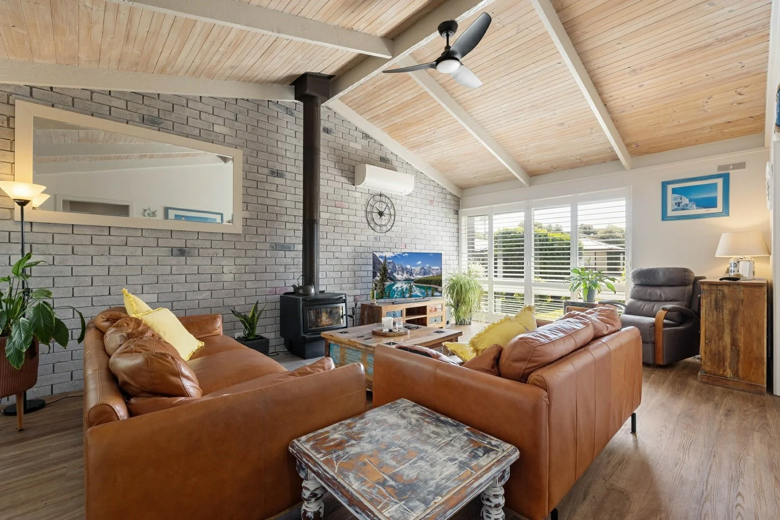 Additional image 2 of 8 Endeavour Court, Lakes Entrance VIC 3909