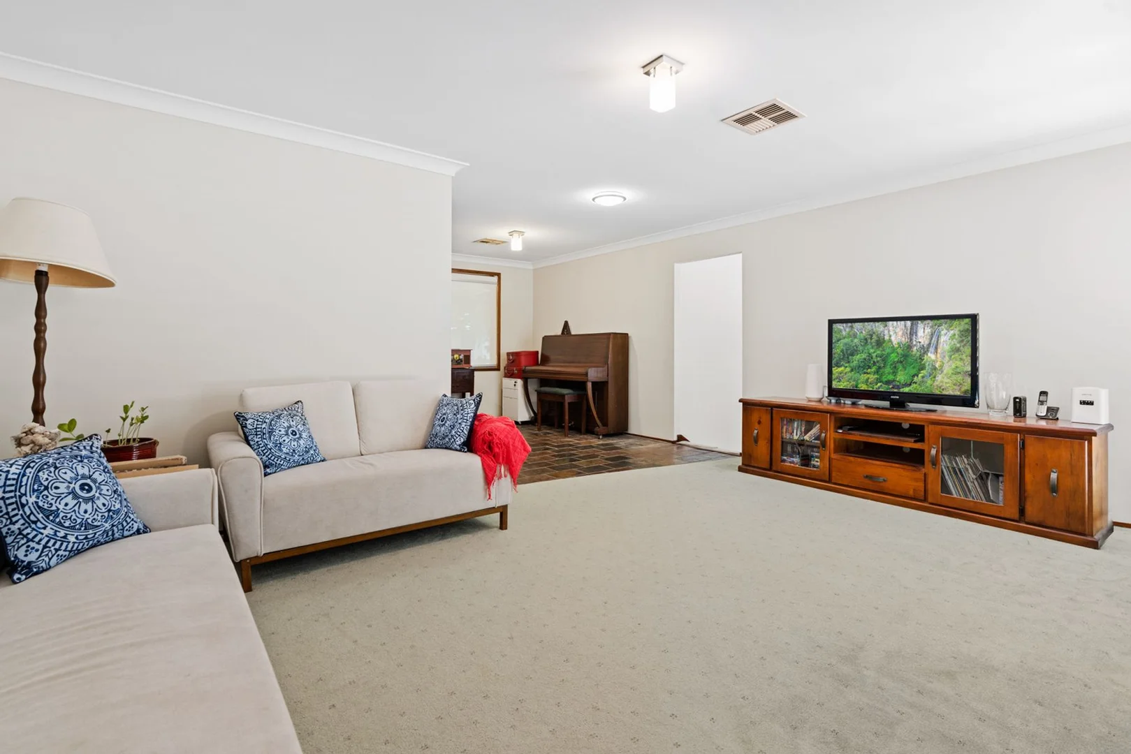Additional image 2 of 30 Chardonnay Avenue, Eschol Park NSW 2558