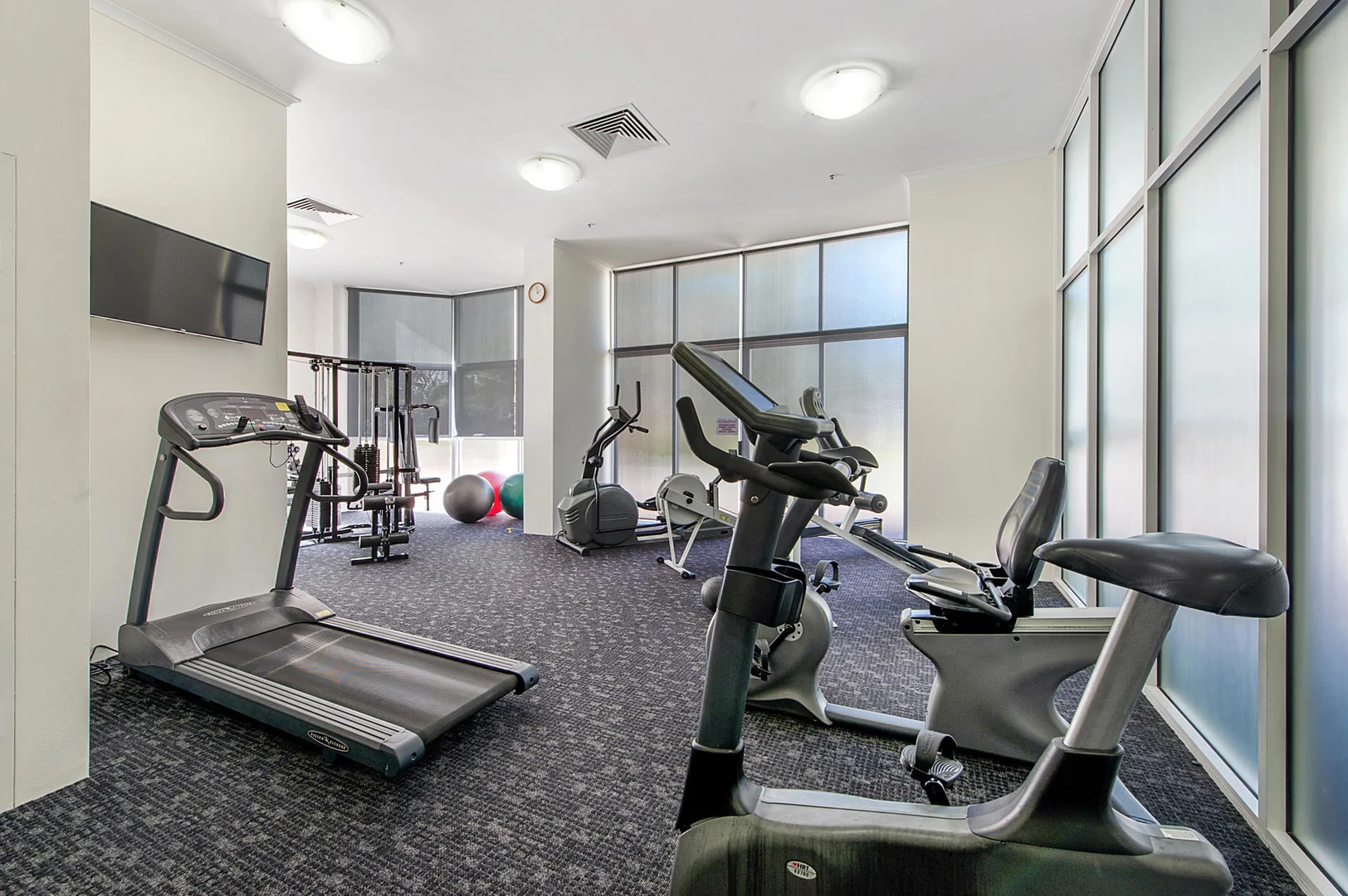 Additional image 19 of 58/1-9 Hughes Avenue, Main Beach QLD 4217