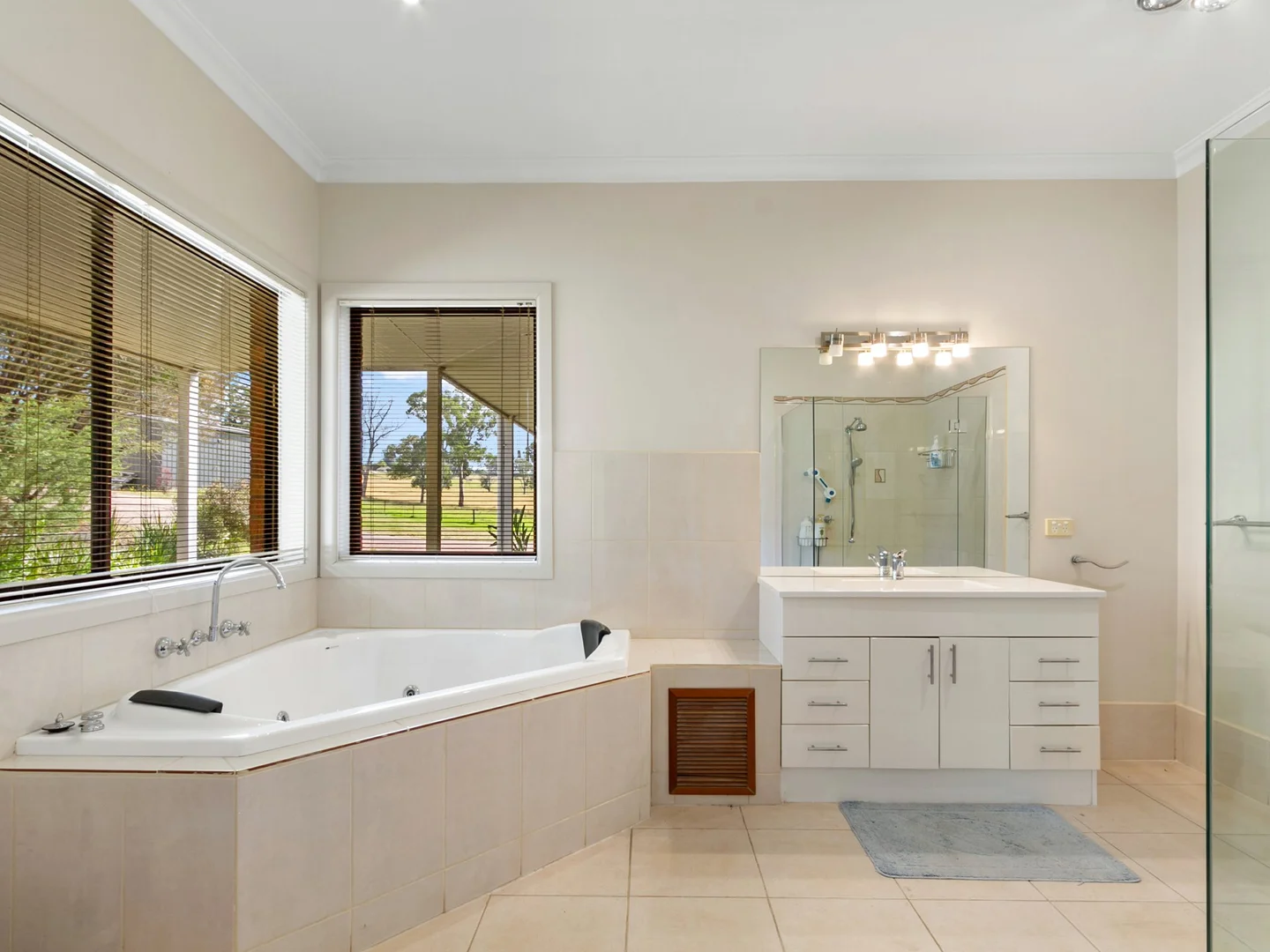 Additional image 14 of 21 Ronwin Court, Granite Rock VIC 3875