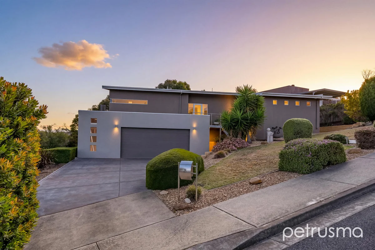 8 Norla Street, Tranmere TAS 7018