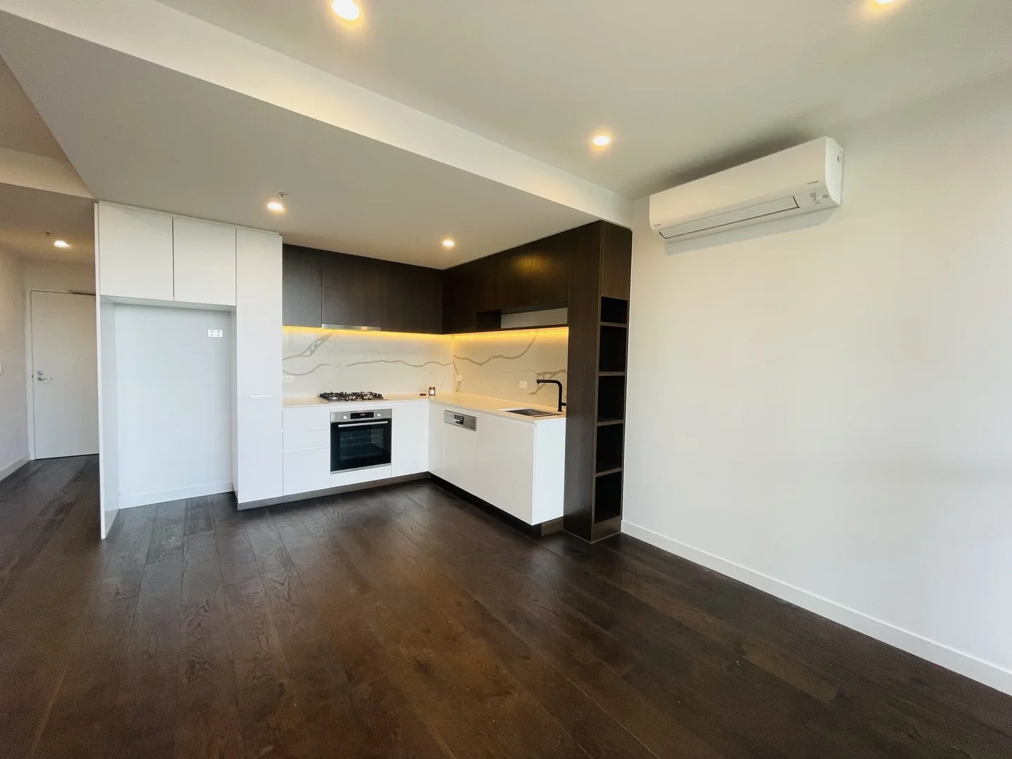 908/17-19 Arnold Street, Box Hill VIC 3128