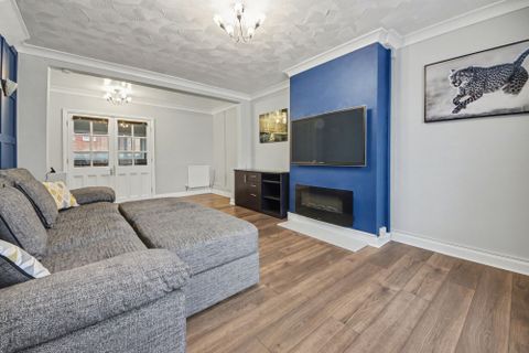 Butts Crescent, Sholing SO19