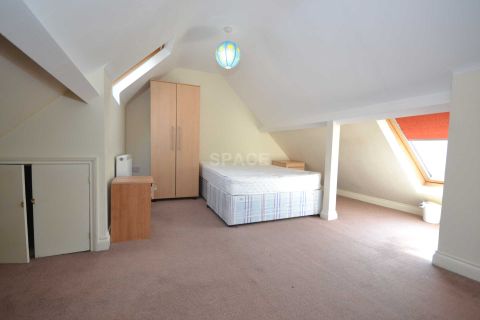 Wokingham Road, Earley, Reading, Berkshire RG6, Room to rent