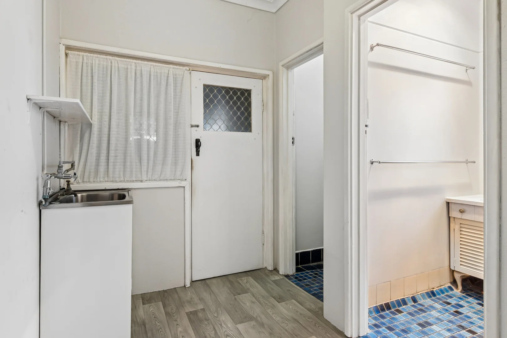 Additional image 15 of 130 Hill View Terrace, St James WA 6102