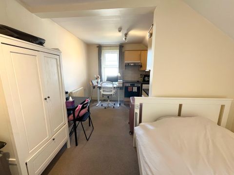 Cowley Road, Oxford OX4, Studio to rent