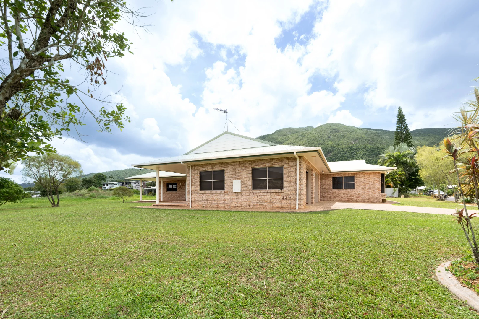 Additional image 40 of 16-18 Hielscher St, Tully QLD 4854