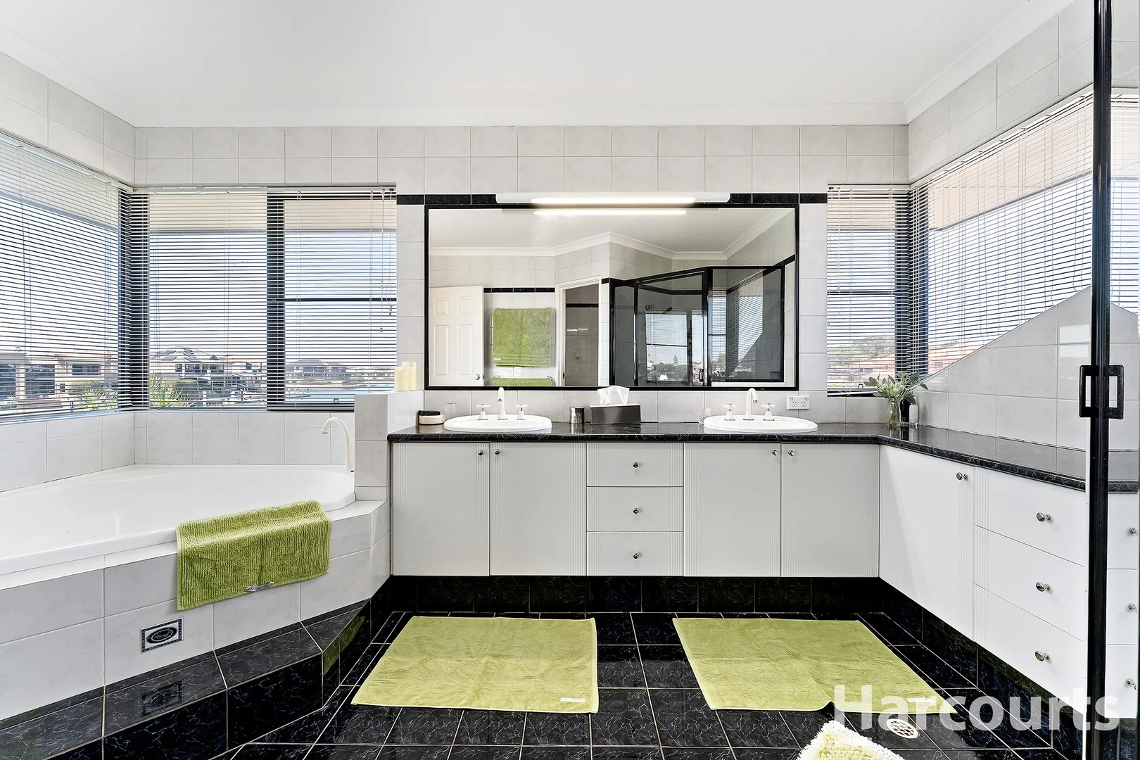 Additional image 25 of 10 Eunamara Retreat, Halls Head WA 6210