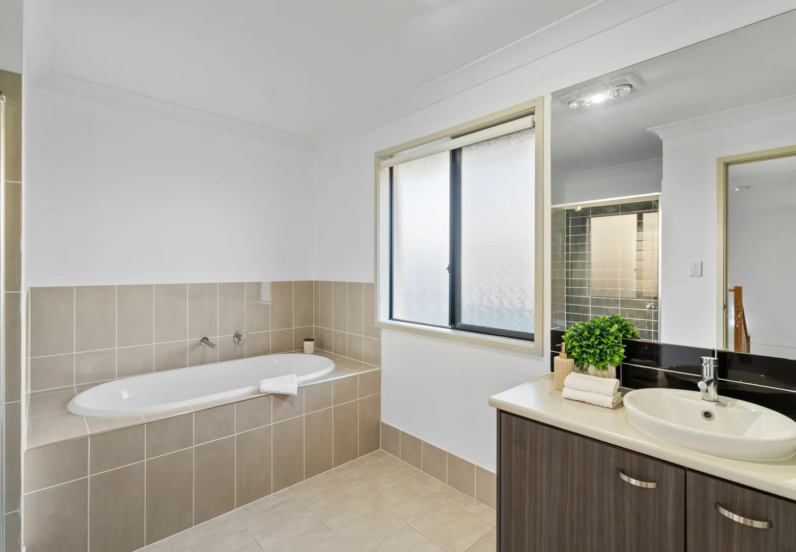 Additional image 19 of 2 Snowbell Close, Stretton QLD 4116