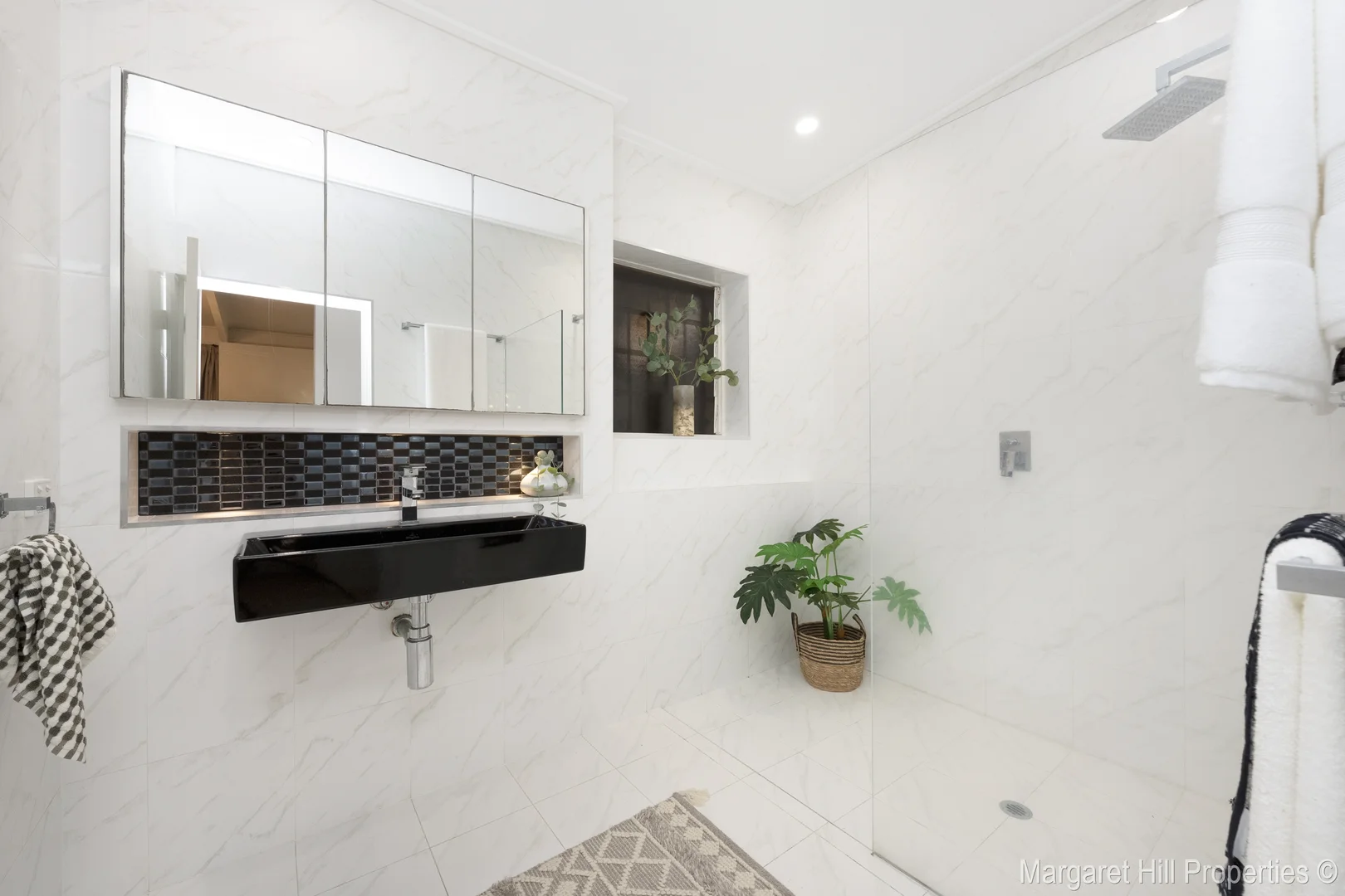 Additional image 16 of 14 Orana Court, Castle Hill QLD 4810