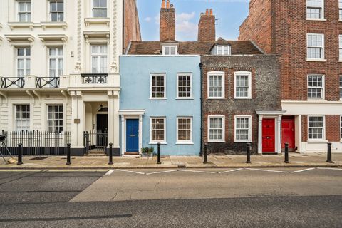 High Street, Old Portsmouth, Hampshire PO1