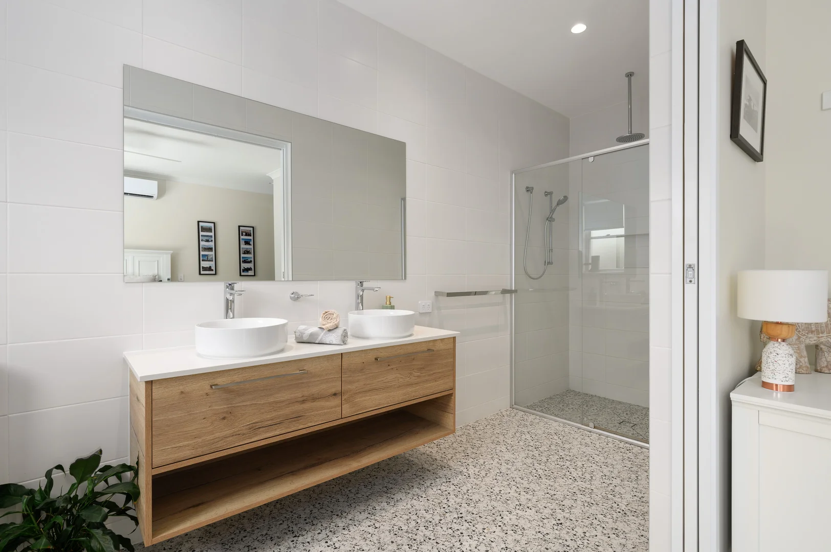 Additional image 8 of 83 Esplanade, Tin Can Bay QLD 4580