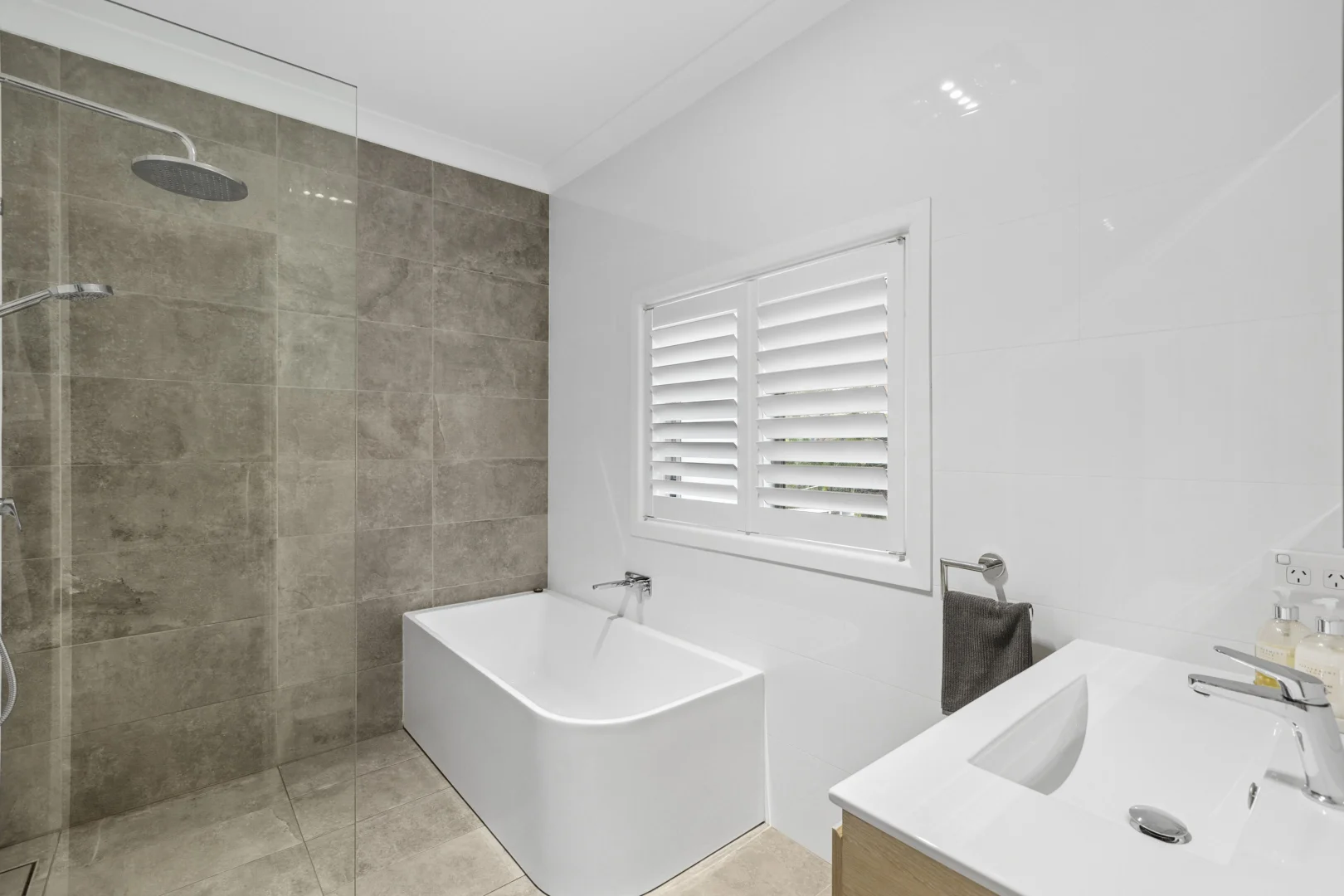 Additional image 10 of 46 Bolwarra Road, North Narrabeen NSW 2101