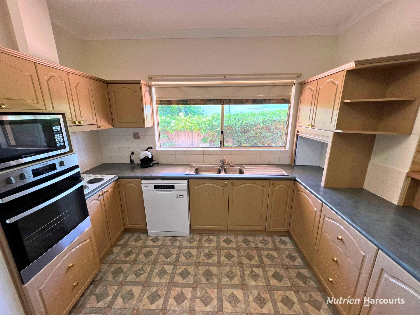 Additional image 3 of 11 Craddock Road, Merredin WA 6415