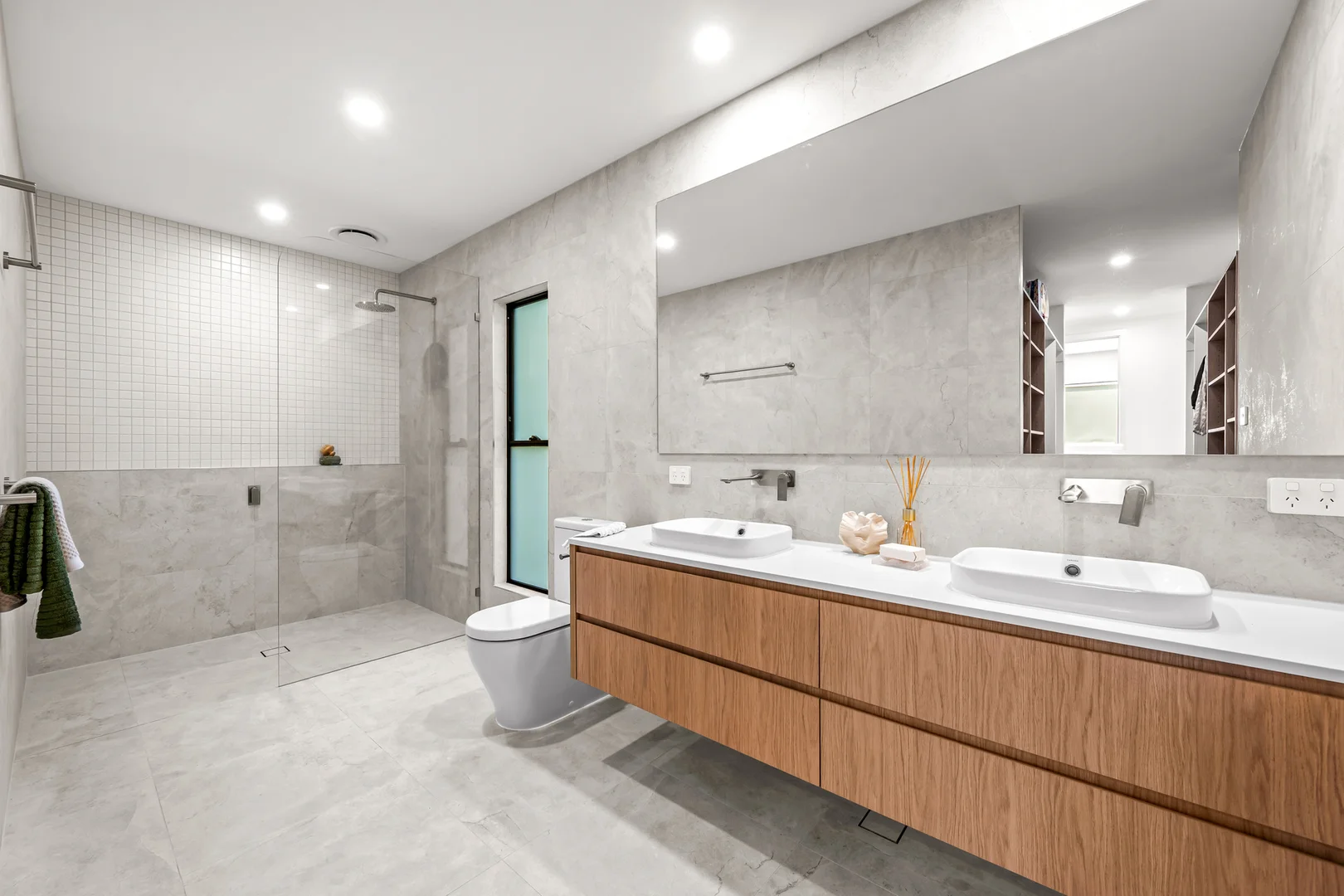 Additional image 32 of 10a Kerr Street, Charlestown NSW 2290