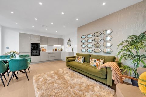 Flat 82 Bookbinder Point, Acton W3, New home