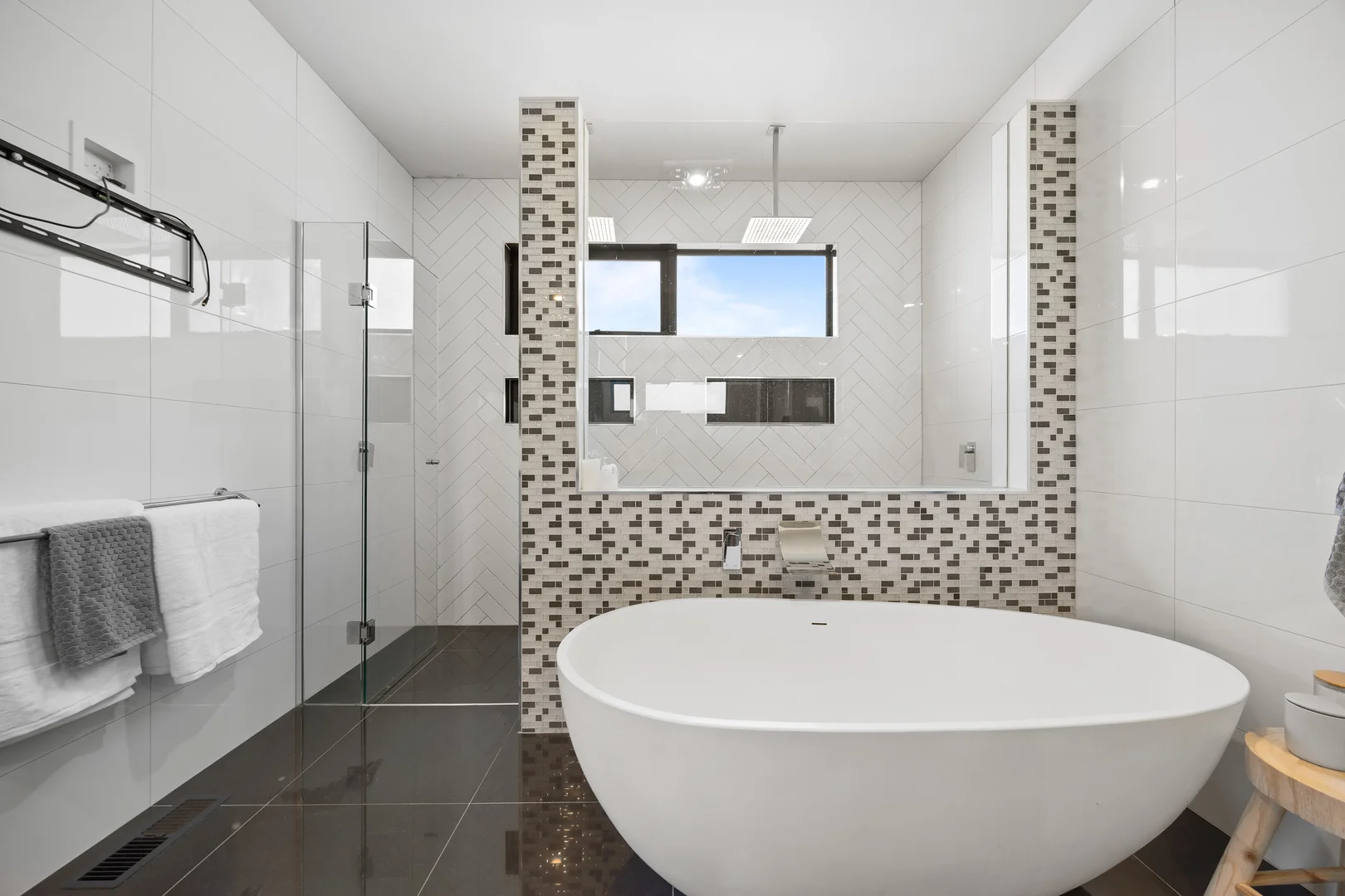 Additional image 14 of 2 Burkella Close, Mount Clear VIC 3350