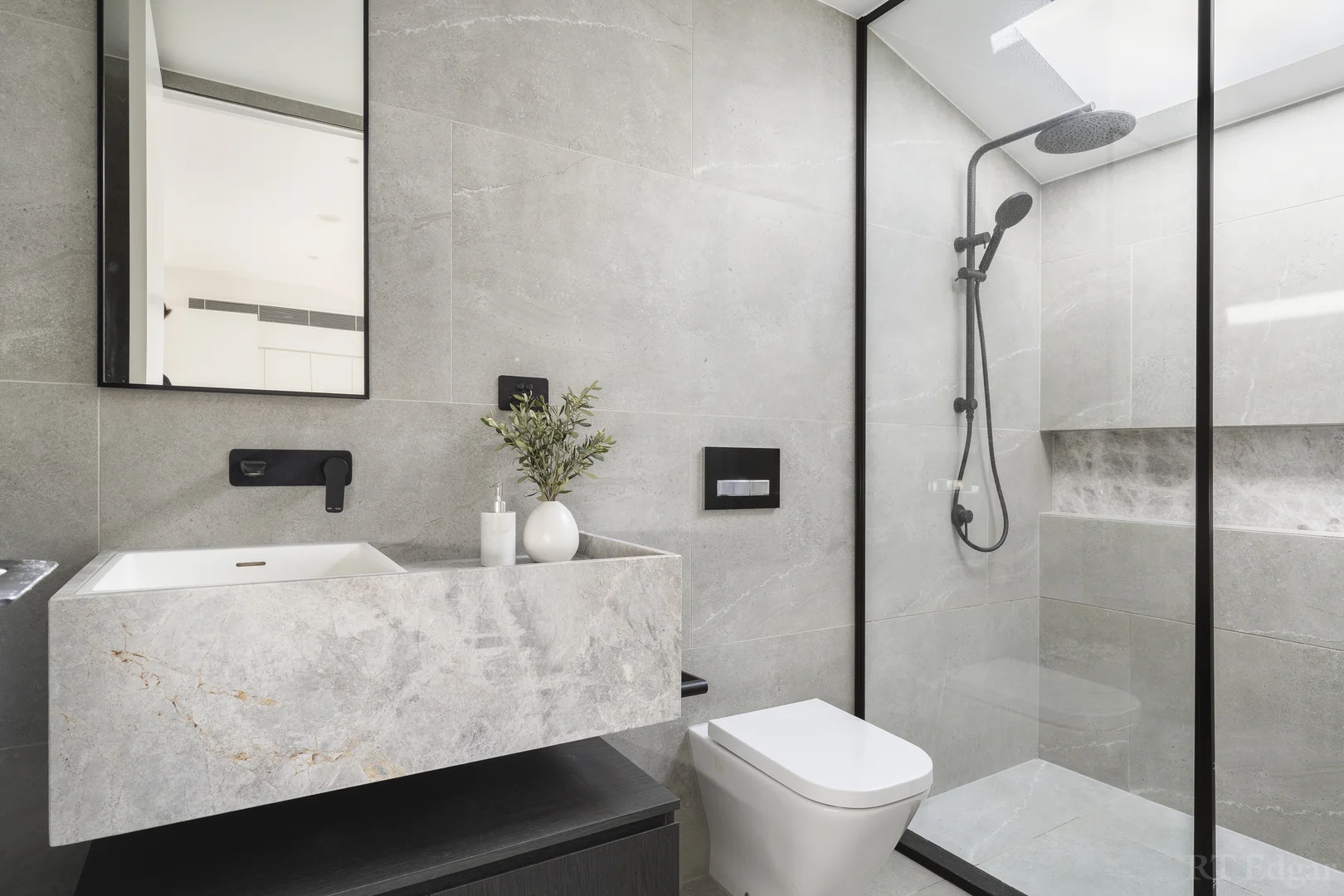 Additional image 13 of 3/2 Brookville Road, Toorak VIC 3142