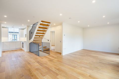 Russell Gardens Mews, London W14
