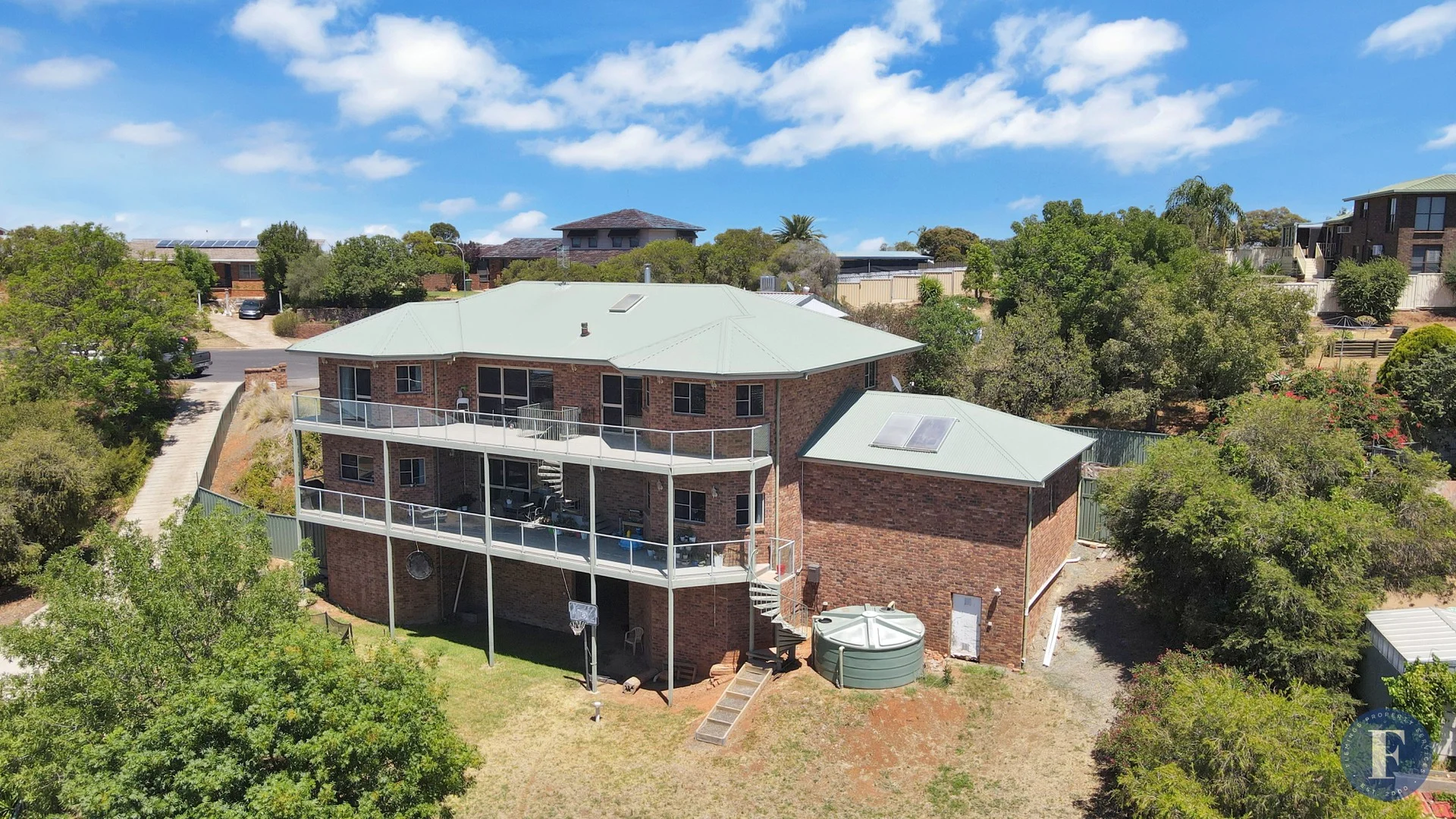 15 Glenwarrie Place, Parkes NSW 2870