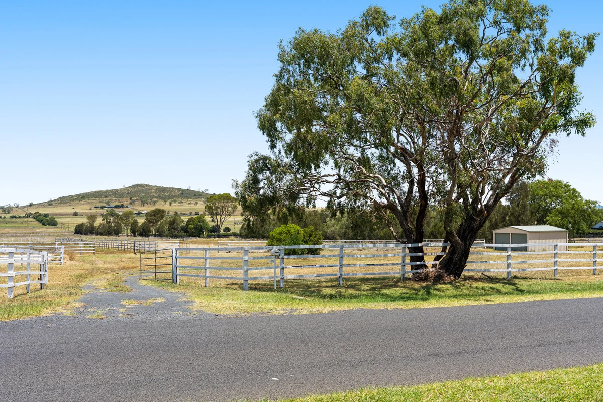 201 Bunkers Hill School Road, Westbrook QLD 4350