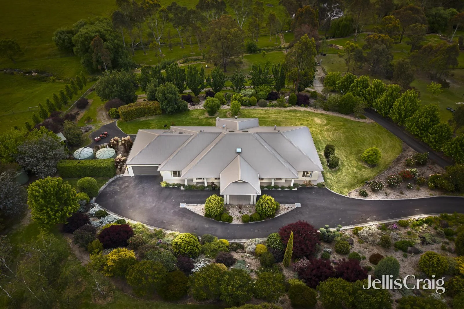 Additional image 2 of 7 Honeysuckle Way, Chirnside Park VIC 3116