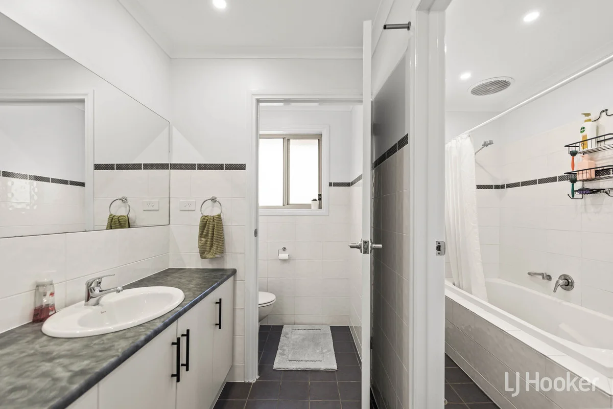 Additional image 17 of 2 Tangarine Court, Munno Para West SA 5115