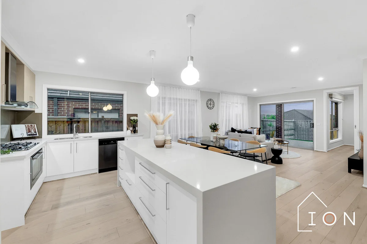 Additional image 4 of 89 Yeungroon Boulevard, Clyde North VIC 3978